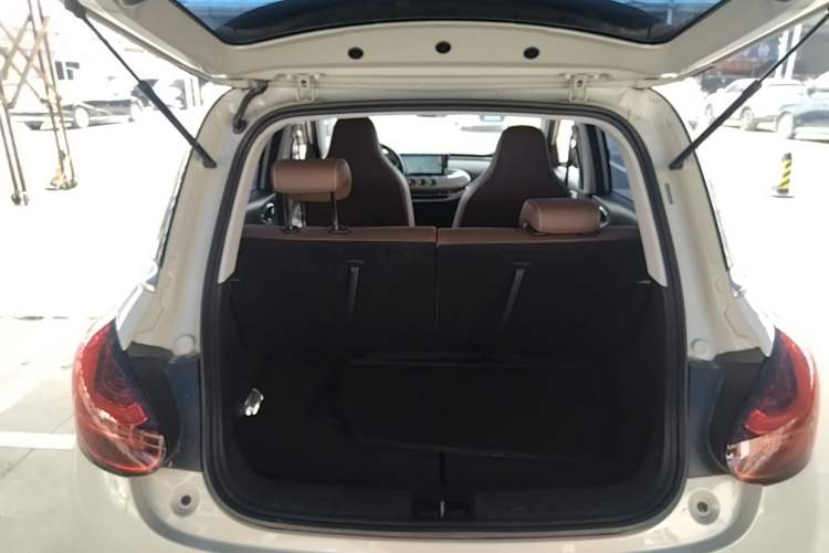 Used Wuling Bingo 2024 333 km Enjoyment Version Trunk