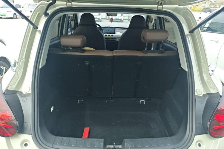 Used Wuling Bingo 2024 333 km Enjoyment Version Trunk