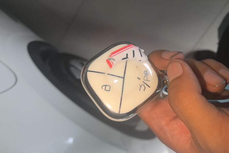 Used Wuling Bingo 2024 333 km Lingxi Connected Version Vehicle Key