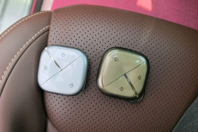Used Wuling Bingo 2024 333 km Lingxi Connected Version Vehicle Key