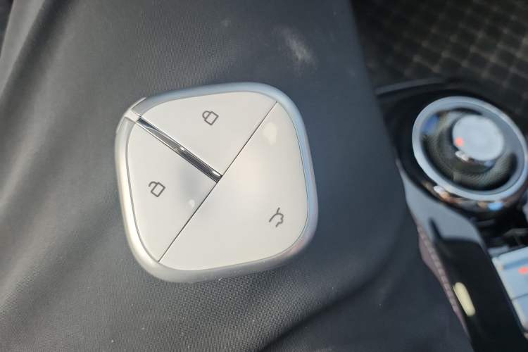 Used Wuling Bingo 2024 333 km Enjoyment Version Vehicle Key