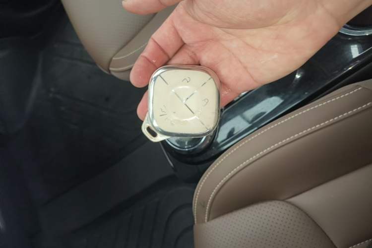 Used Wuling Bingo 2024 333 km Lingxi Connected Version Vehicle Key