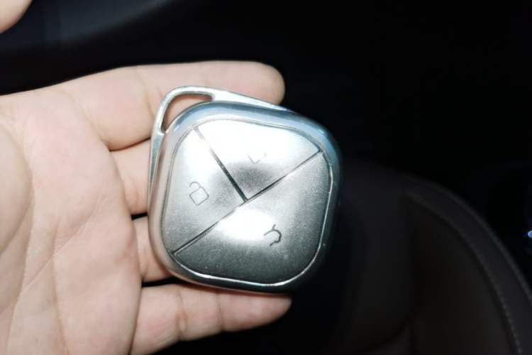 Used Wuling Bingo 2024 333 km Lingxi Connected Version Vehicle Key