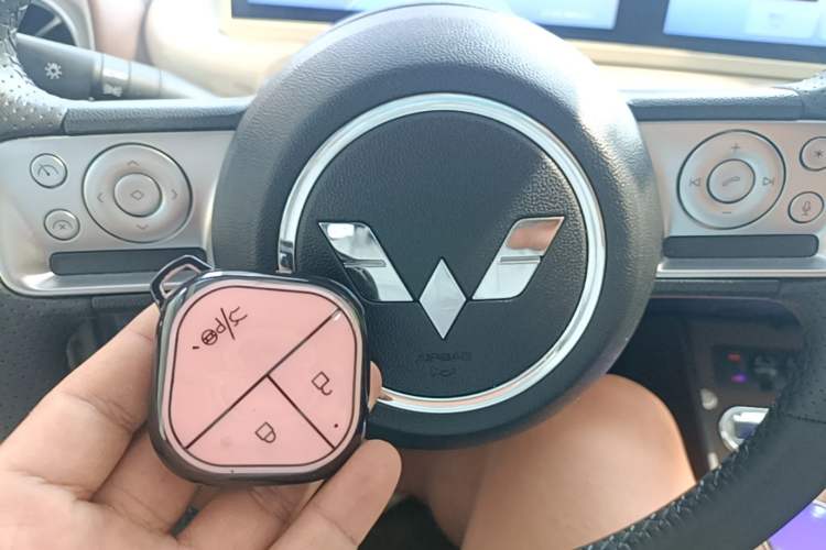 Used Wuling Bingo 2024 333 km Lingxi Connected Version Vehicle Key