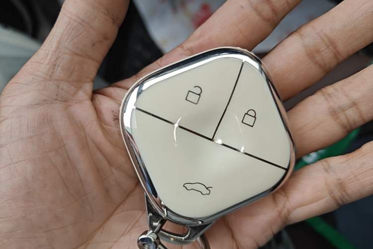 Used Wuling Bingo 2024 333 km Lingxi Connected Version Vehicle Key