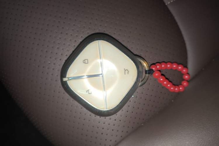 Used Wuling Bingo 2024 333 km Lingxi Connected Version Vehicle Key