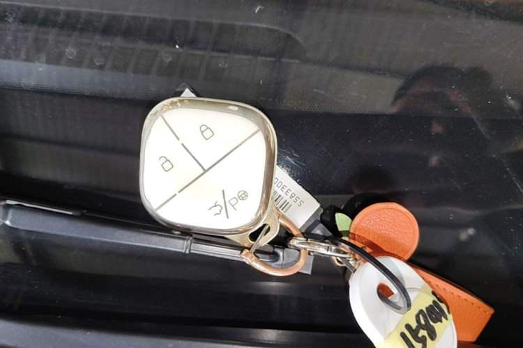 Used Wuling Bingo 2024 333 km Enjoyment Version Vehicle Key