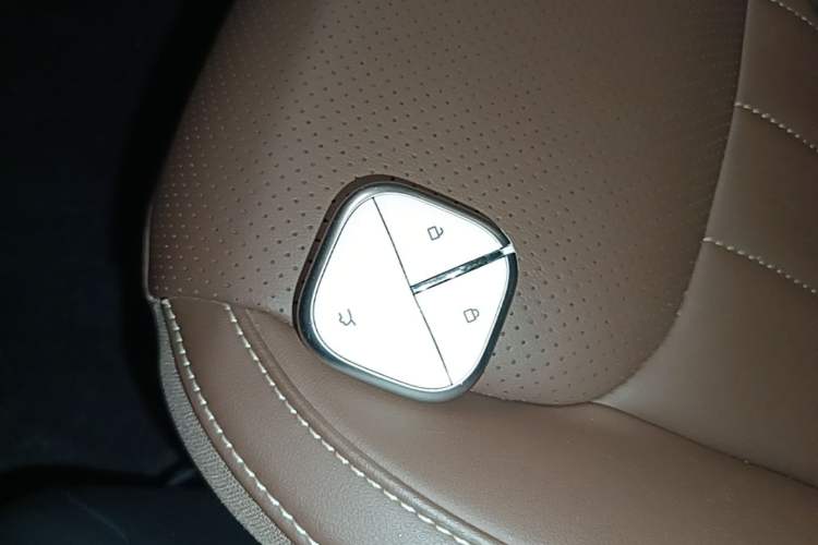 Used Wuling Bingo 2024 333 km Lingxi Connected Version Vehicle Key
