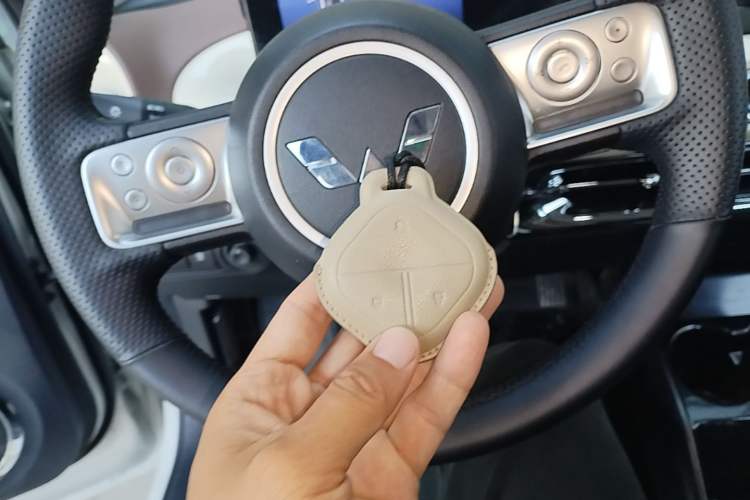 Used Wuling Bingo 2024 333 km Lingxi Connected Version Vehicle Key