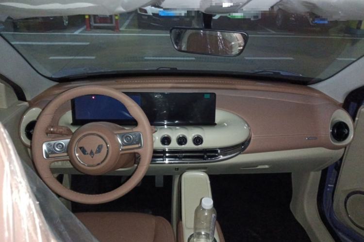 Used Wuling Bingo 2025 333 km Lingxi Deluxe Edition Center Console