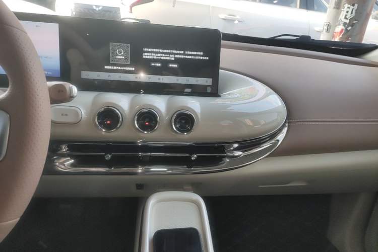 Used Wuling Bingo 2025 333 km Lingxi Deluxe Edition Audio And AC Panel