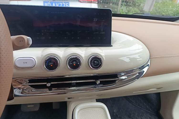 Used Wuling Bingo 2025 410 km Lingxi Deluxe Edition Audio And AC Panel