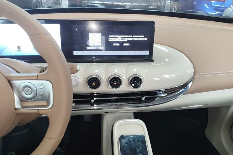 Used Wuling Bingo 2025 410 km Lingxi Deluxe Edition Audio And AC Panel