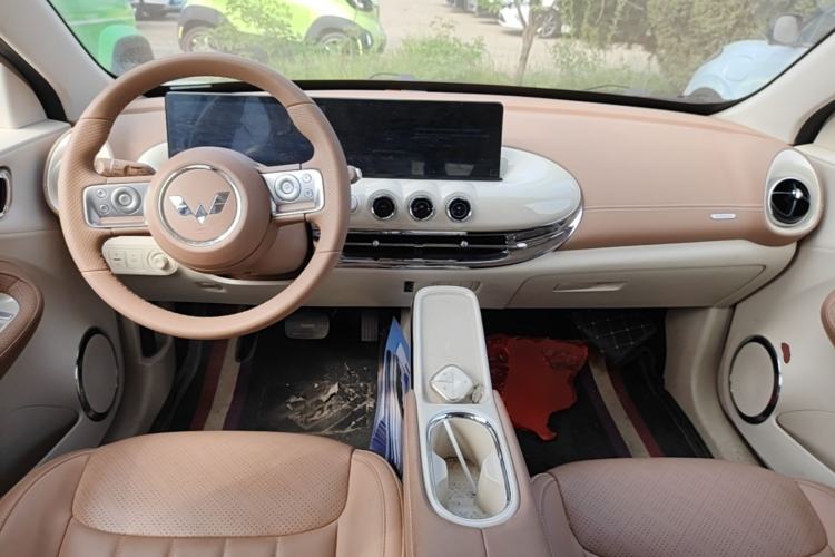 Used Wuling Bingo 2025 410 km Lingxi Deluxe Edition Center Console