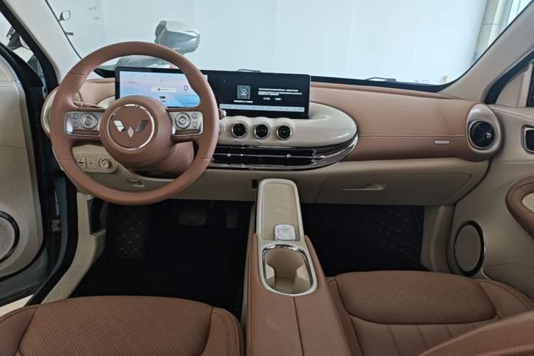 Used Wuling Bingo 2025 410 km Lingxi Deluxe Edition Center Console