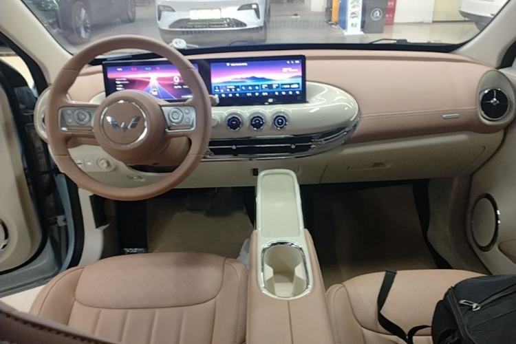 Used Wuling Bingo 2025 410 km Lingxi Deluxe Edition Center Console