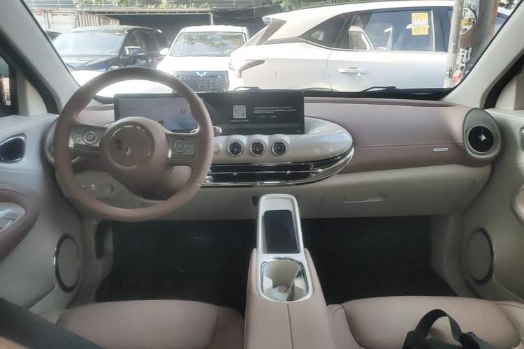 Used Wuling Bingo 2025 333 km Lingxi Deluxe Edition Center Console