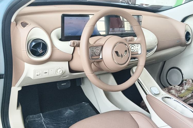 Used Wuling Bingo 2025 410 km Lingxi Deluxe Edition Center Console