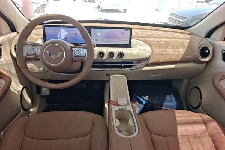 Used Wuling Bingo 2025 333 km Lingxi Deluxe Edition Center Console