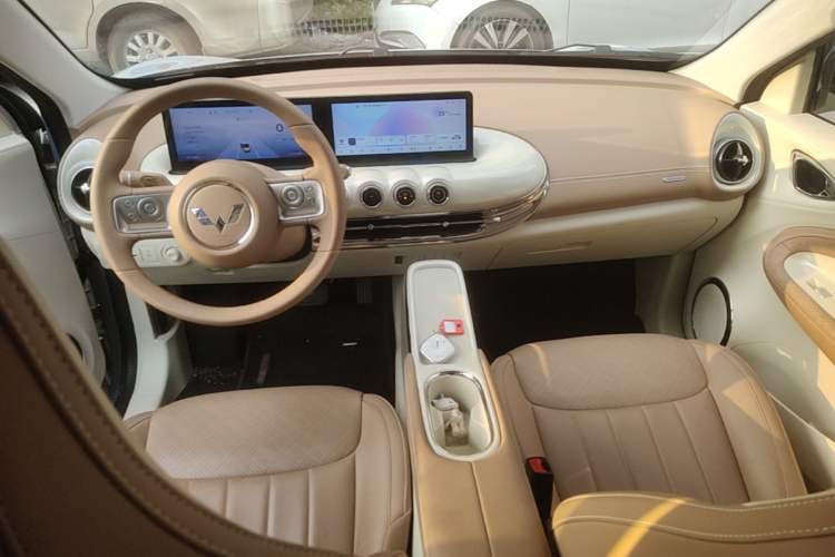 Used Wuling Bingo 2025 333 km Lingxi Deluxe Edition Center Console