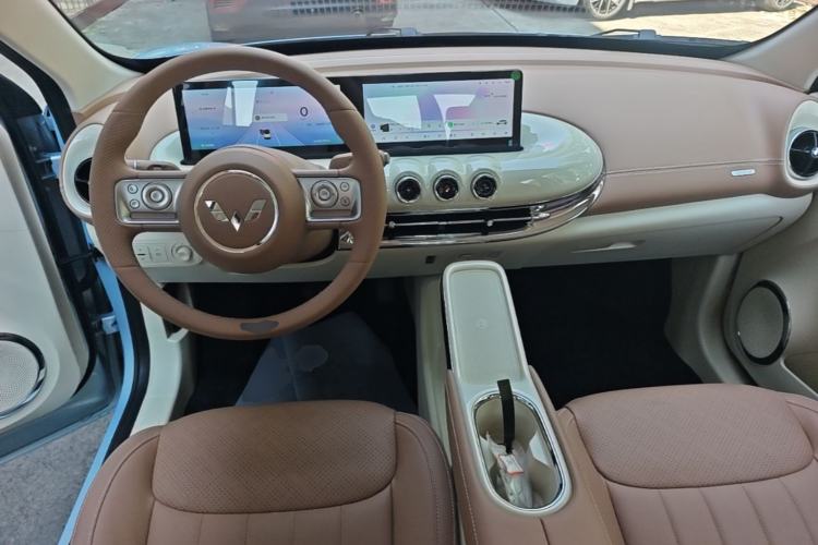 Used Wuling Bingo 2025 333 km Lingxi Deluxe Edition Center Console