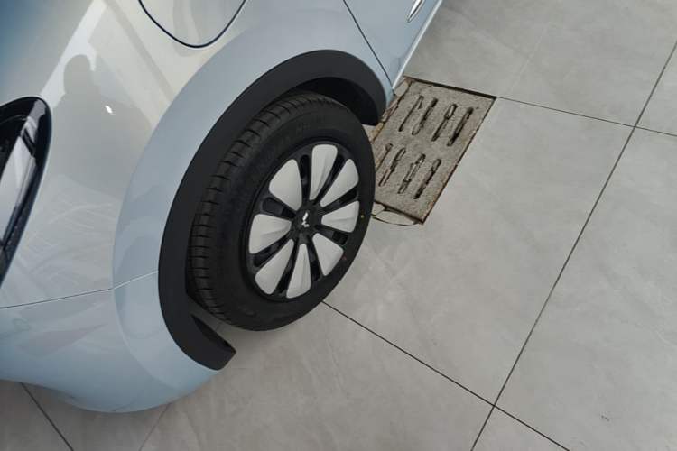 Used Wuling Bingo 2025 410 km Lingxi Deluxe Edition Exterior 4