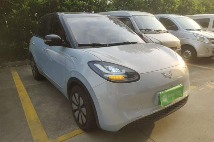 Used Wuling Bingo 2025 333 km Lingxi Deluxe Edition Front Right 45 Deg