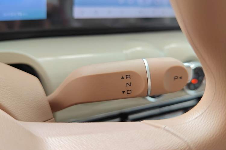 Used Wuling Bingo 2025 333 km Lingxi Connected Version Gear Lever