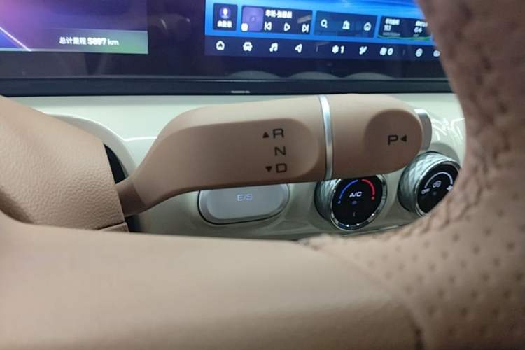Used Wuling Bingo 2025 410 km Lingxi Deluxe Edition Gear Lever