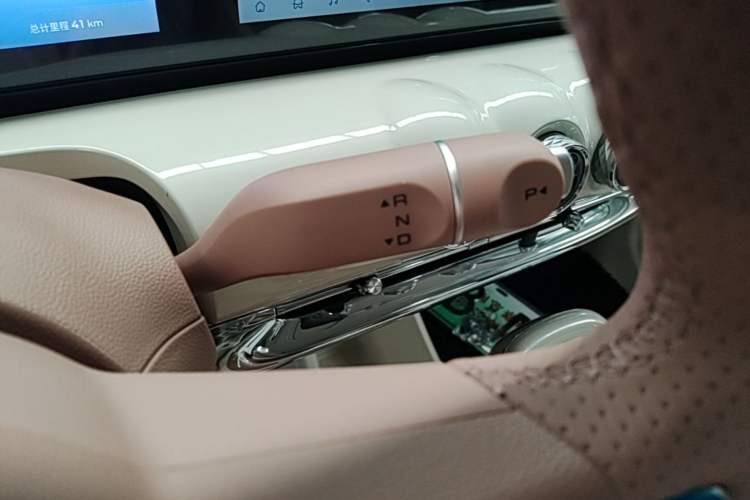 Used Wuling Bingo 2025 333 km Lingxi Deluxe Edition Gear Lever