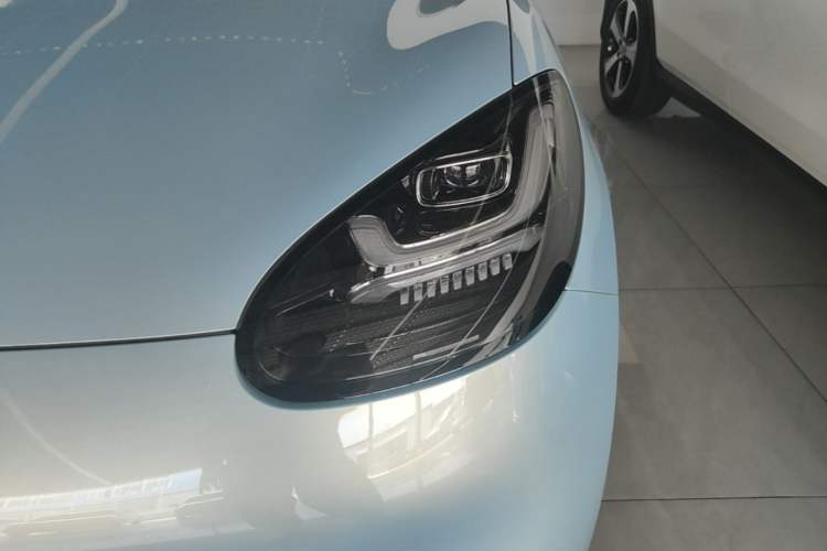 Used Wuling Bingo 2025 410 km Lingxi Deluxe Edition Left Front Headlight