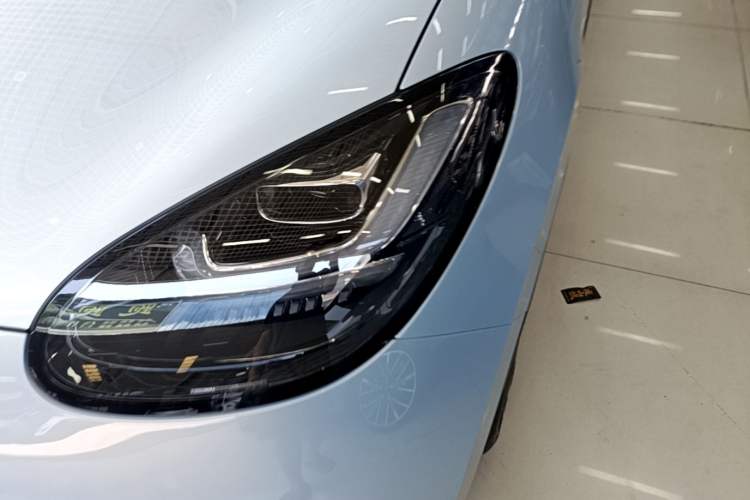 Used Wuling Bingo 2025 333 km Lingxi Connected Version Left Front Headlight