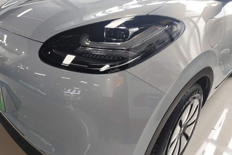 Used Wuling Bingo 2025 410 km Lingxi Deluxe Edition Left Front Headlight