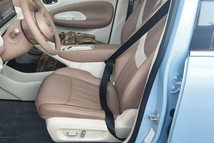 Used Wuling Bingo 2025 410 km Lingxi Deluxe Edition Left Front Seat