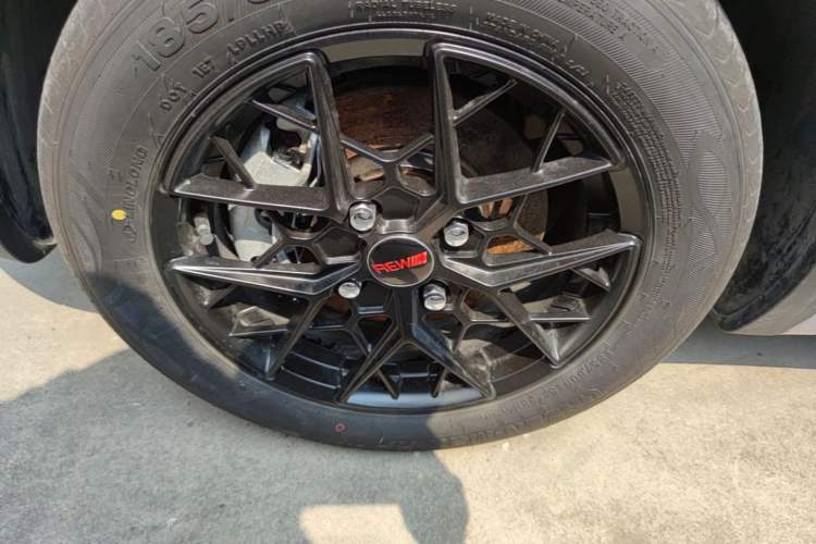 Used Wuling Bingo 2025 410 km Lingxi Deluxe Edition Left Front Wheel Hub