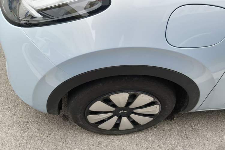 Used Wuling Bingo 2025 410 km Lingxi Deluxe Edition Left Front Wheel Hub