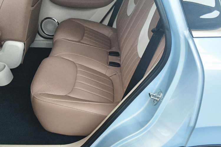 Used Wuling Bingo 2025 410 km Lingxi Deluxe Edition Left Rear Seat