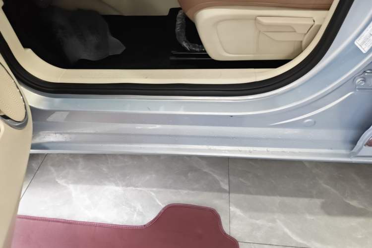 Used Wuling Bingo 2025 333 km Enjoyment Version Left Side Sill