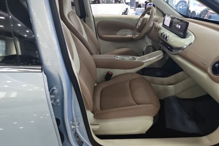 Used Wuling Bingo 2025 333 km Enjoyment Version Right Front Seat