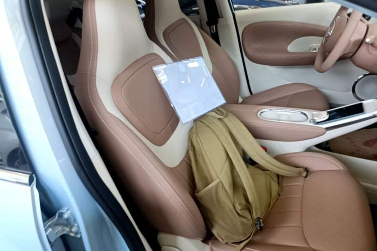 Used Wuling Bingo 2025 333 km Lingxi Connected Version Right Front Seat