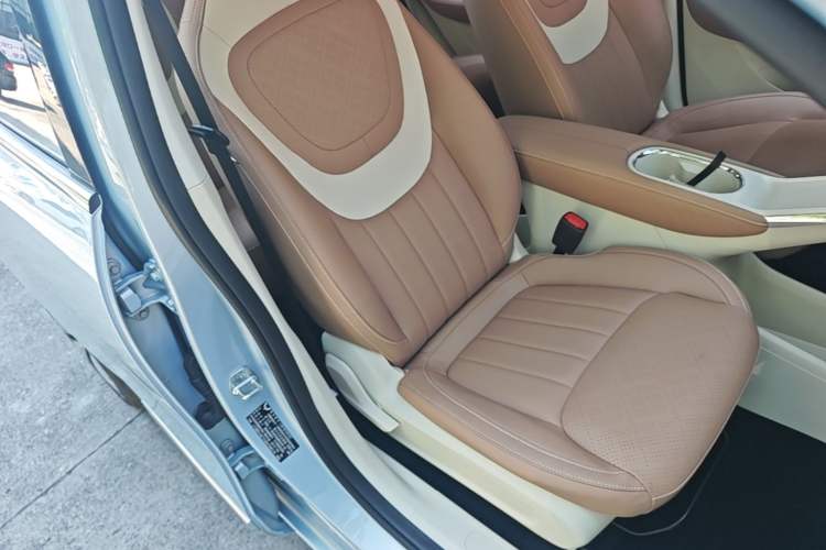 Used Wuling Bingo 2025 333 km Lingxi Deluxe Edition Right Front Seat
