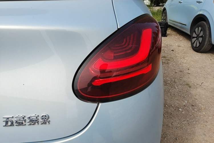 Used Wuling Bingo 2025 410 km Lingxi Deluxe Edition Right Rear Taillight