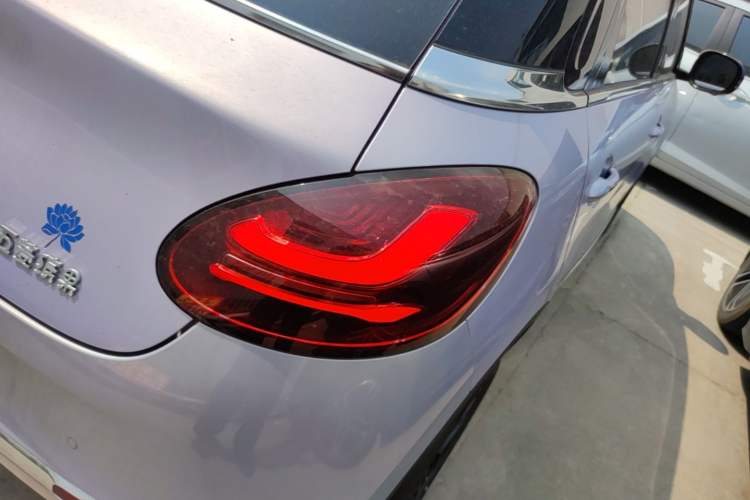 Used Wuling Bingo 2025 410 km Lingxi Deluxe Edition Right Rear Taillight