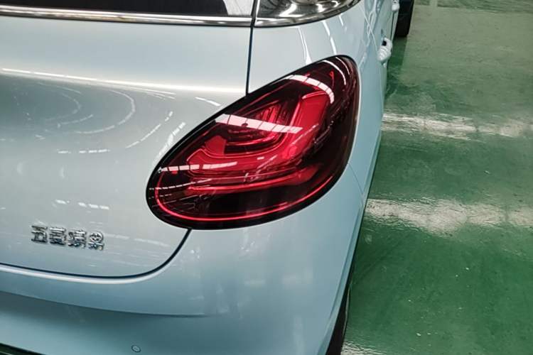 Used Wuling Bingo 2025 333 km Lingxi Deluxe Edition Right Rear Taillight