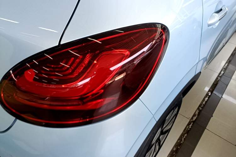 Used Wuling Bingo 2025 333 km Lingxi Connected Version Right Rear Taillight