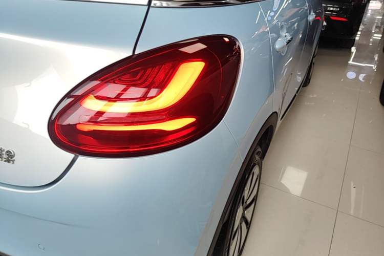 Used Wuling Bingo 2025 410 km Lingxi Deluxe Edition Right Rear Taillight