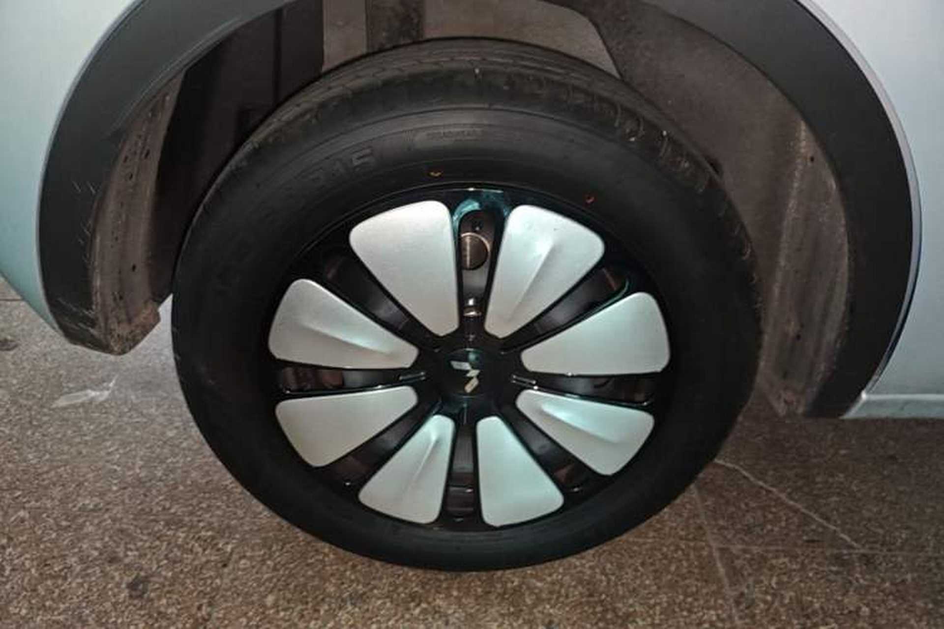 Used Wuling Bingo 2025 410 km Lingxi Deluxe Edition Right Rear Wheel Hub