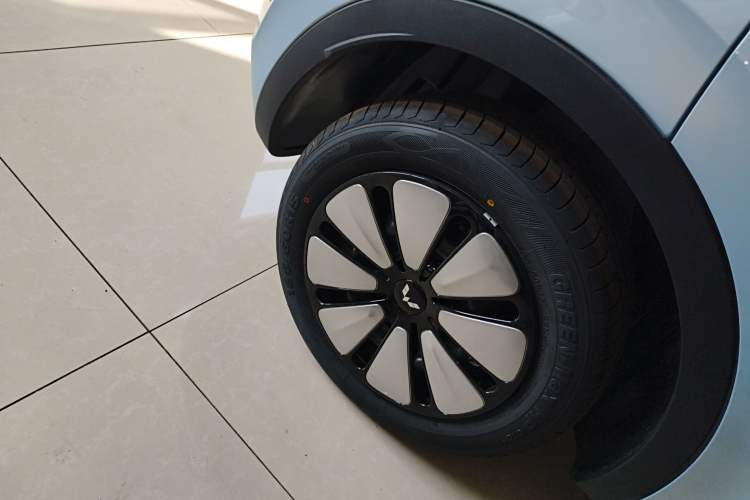 Used Wuling Bingo 2025 333 km Enjoyment Version Right Rear Wheel Hub