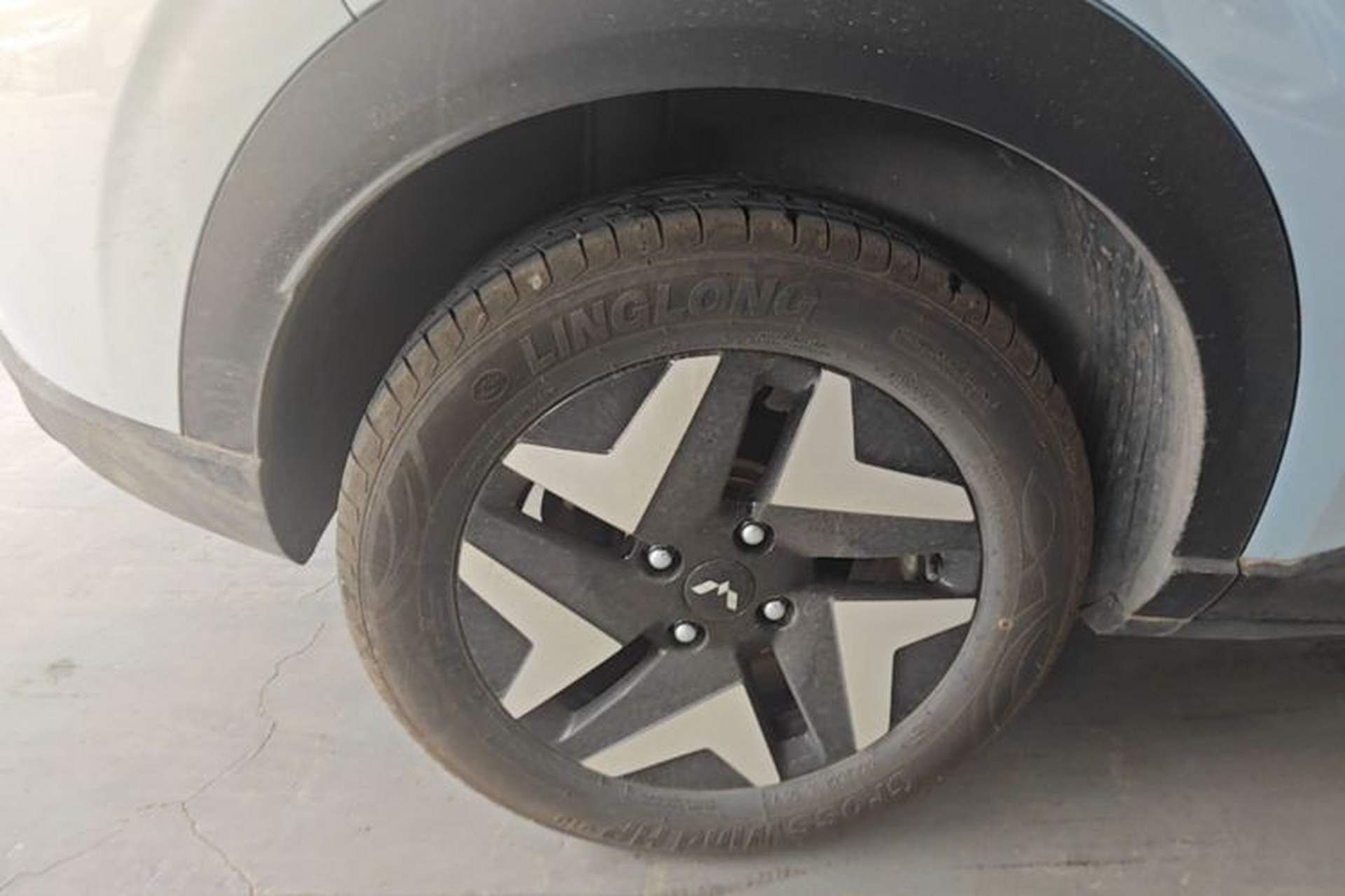 Used Wuling Bingo 2025 410 km Lingxi Deluxe Edition Right Rear Wheel Hub