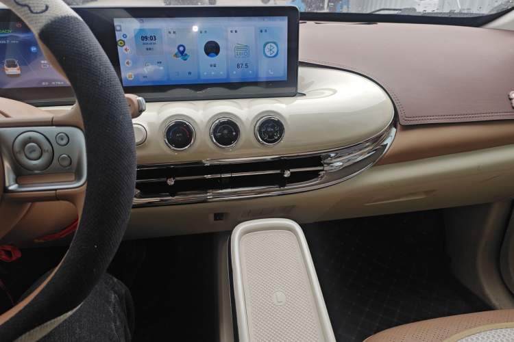 Used Wuling Bingo 2025 333 km Lingxi Connected Version Audio And AC Panel